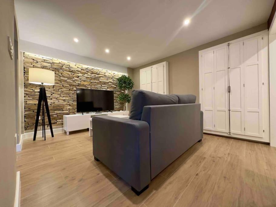 Apartamento Anaya, 3º Piso, A Estrenar En Pleno Centro De Granada