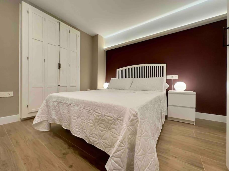 Apartamento Anaya, 3º Piso, A Estrenar En Pleno Centro De Granada